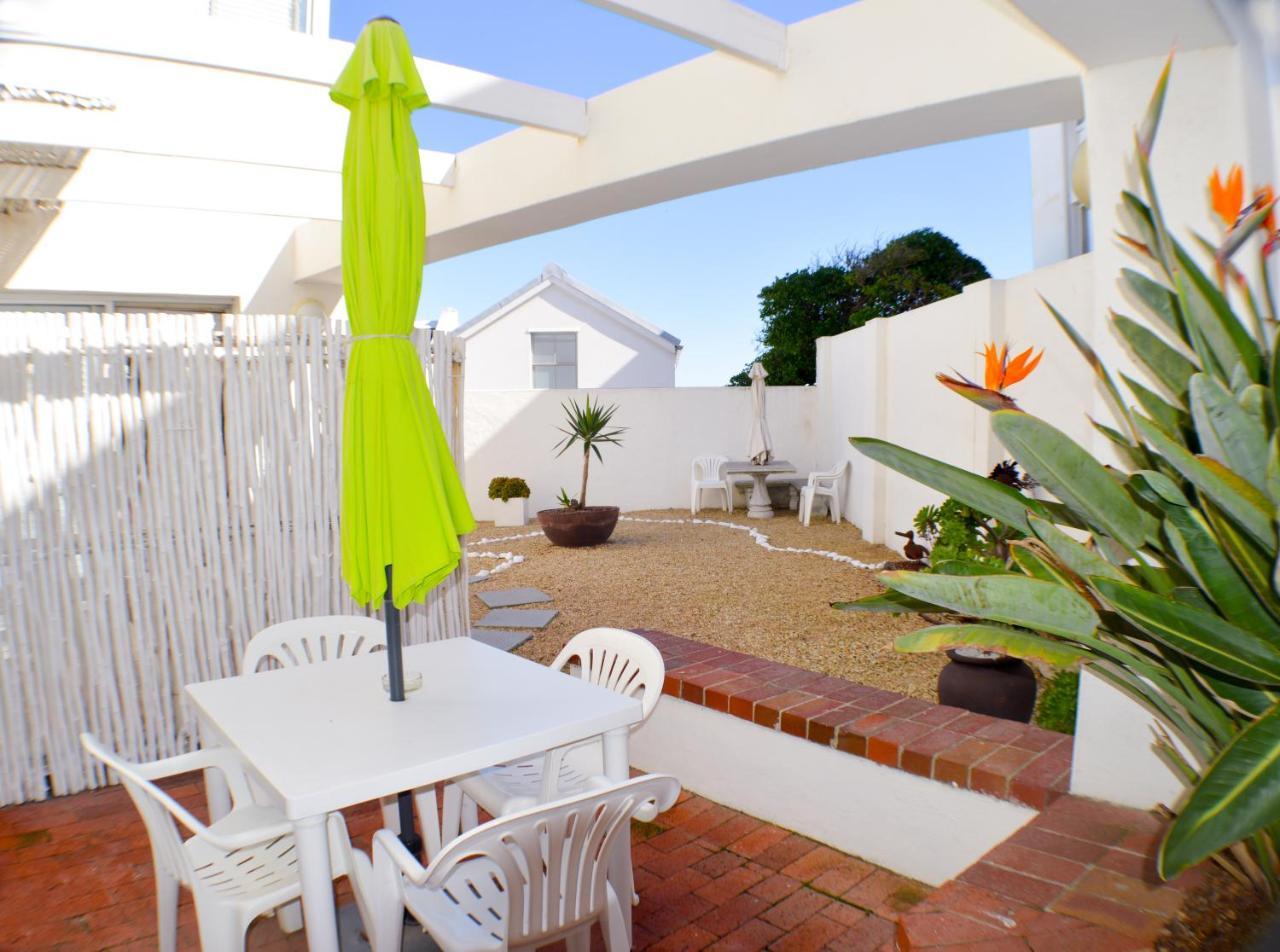 Small Bay Guest House Bloubergstrand Zewnętrze zdjęcie
